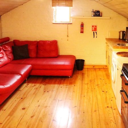 Lee Valley Lodge Чесхант Экстерьер фото
